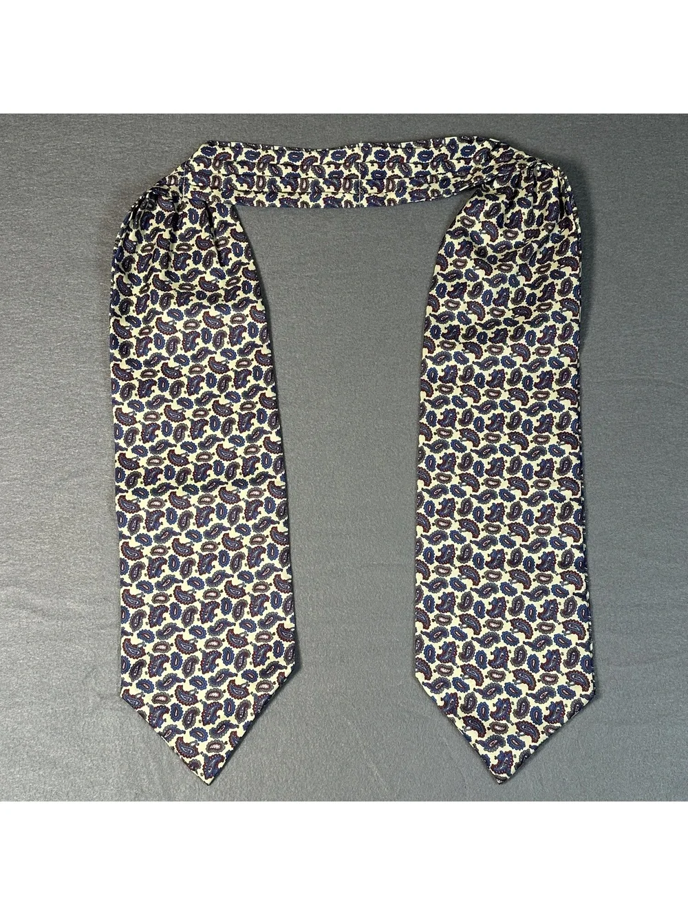 Vintage Paisley Patterned Cravat/Ascot Scarf